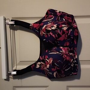 Livi Medium Impact Sports Bra BNWT